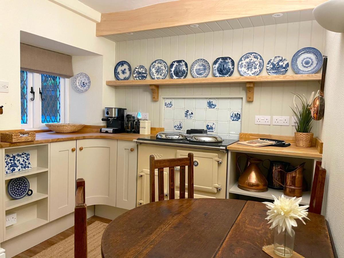 Charming Cottage In The Heart Of Sherborne Sherborne  Exteriör bild